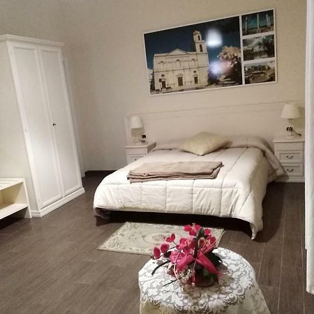 Domus Al Corso Con Servizio B&B Canosa di Puglia Bagian luar foto