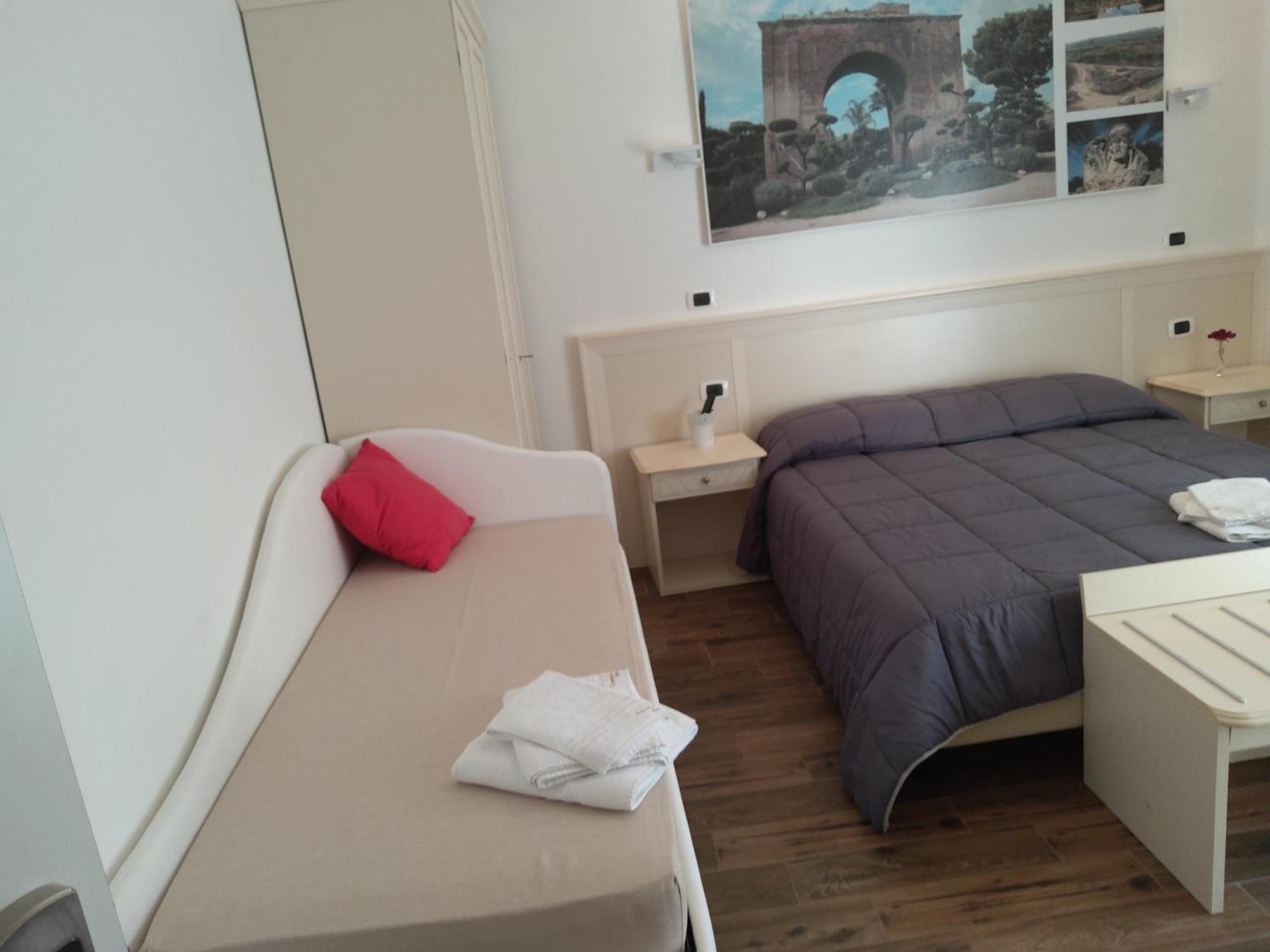 Domus Al Corso Con Servizio B&B Canosa di Puglia Bagian luar foto