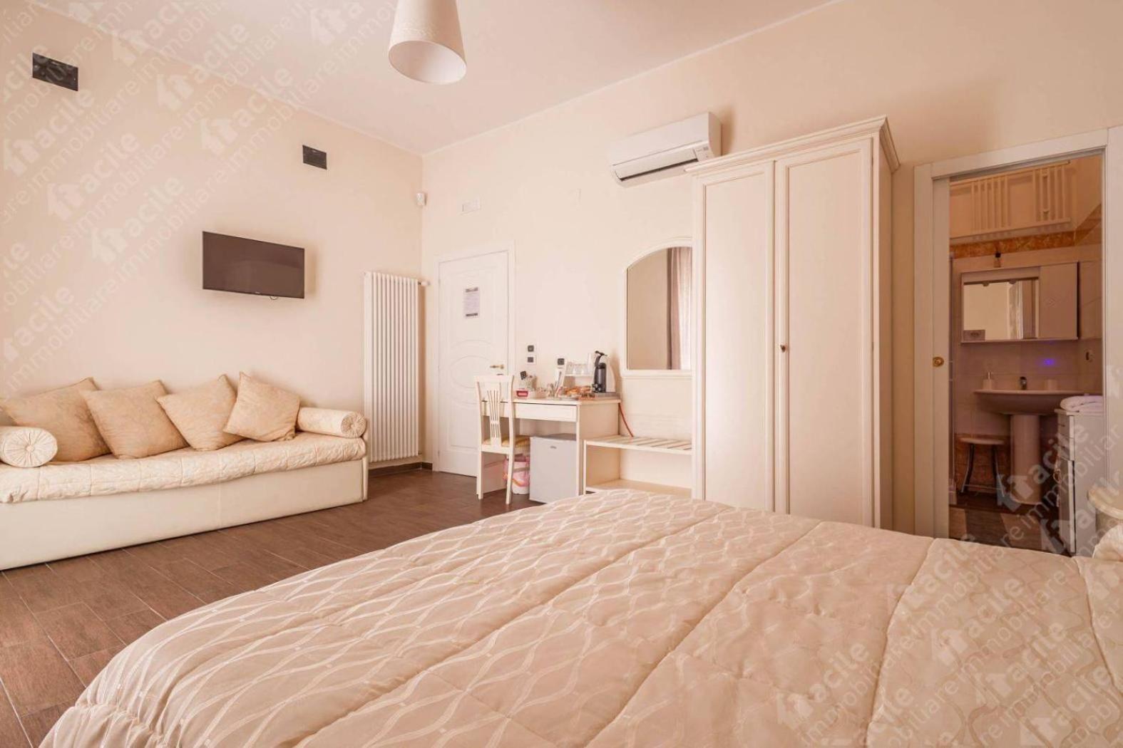 Domus Al Corso Con Servizio B&B Canosa di Puglia Bagian luar foto