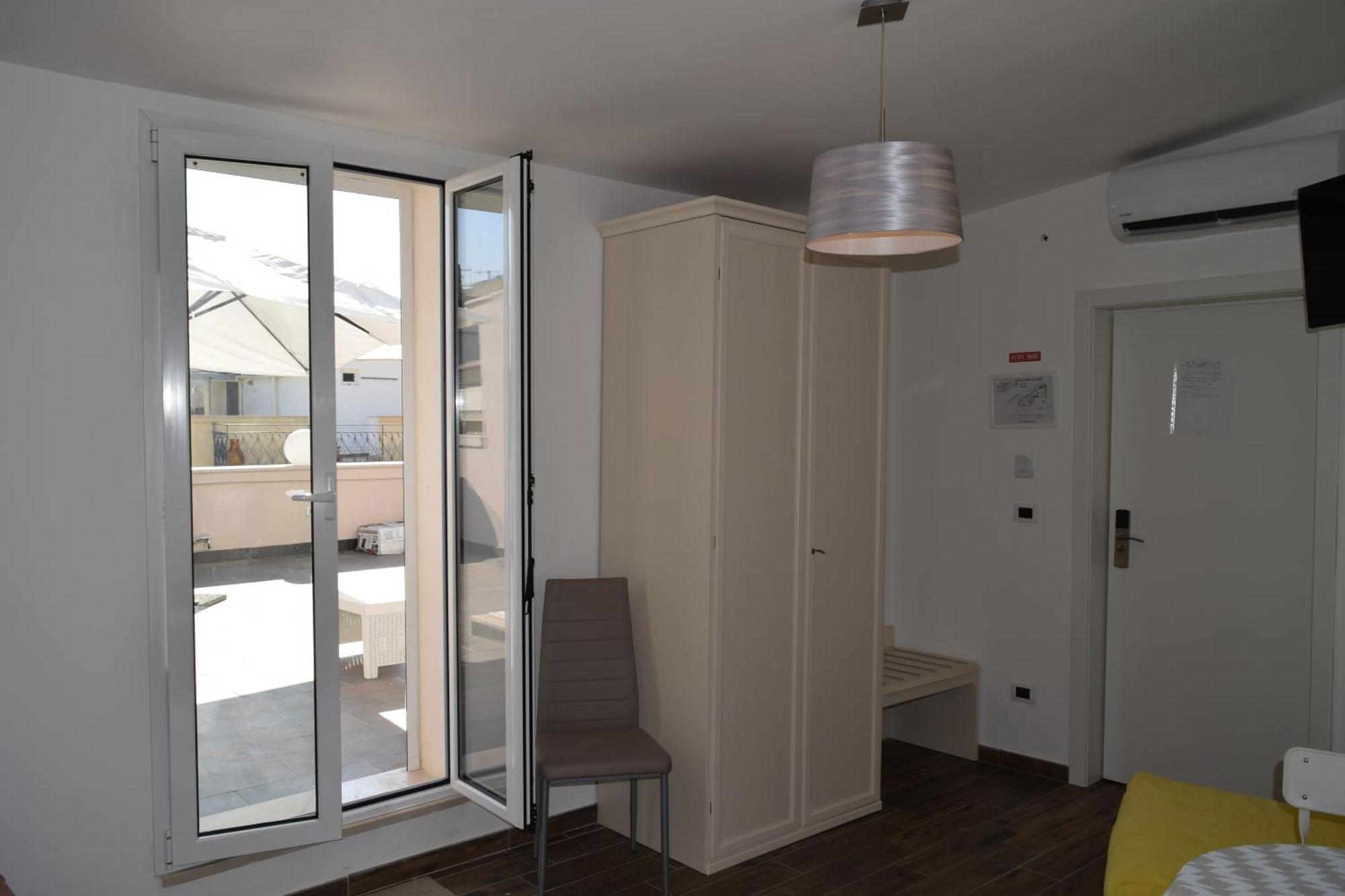 Domus Al Corso Con Servizio B&B Canosa di Puglia Bagian luar foto