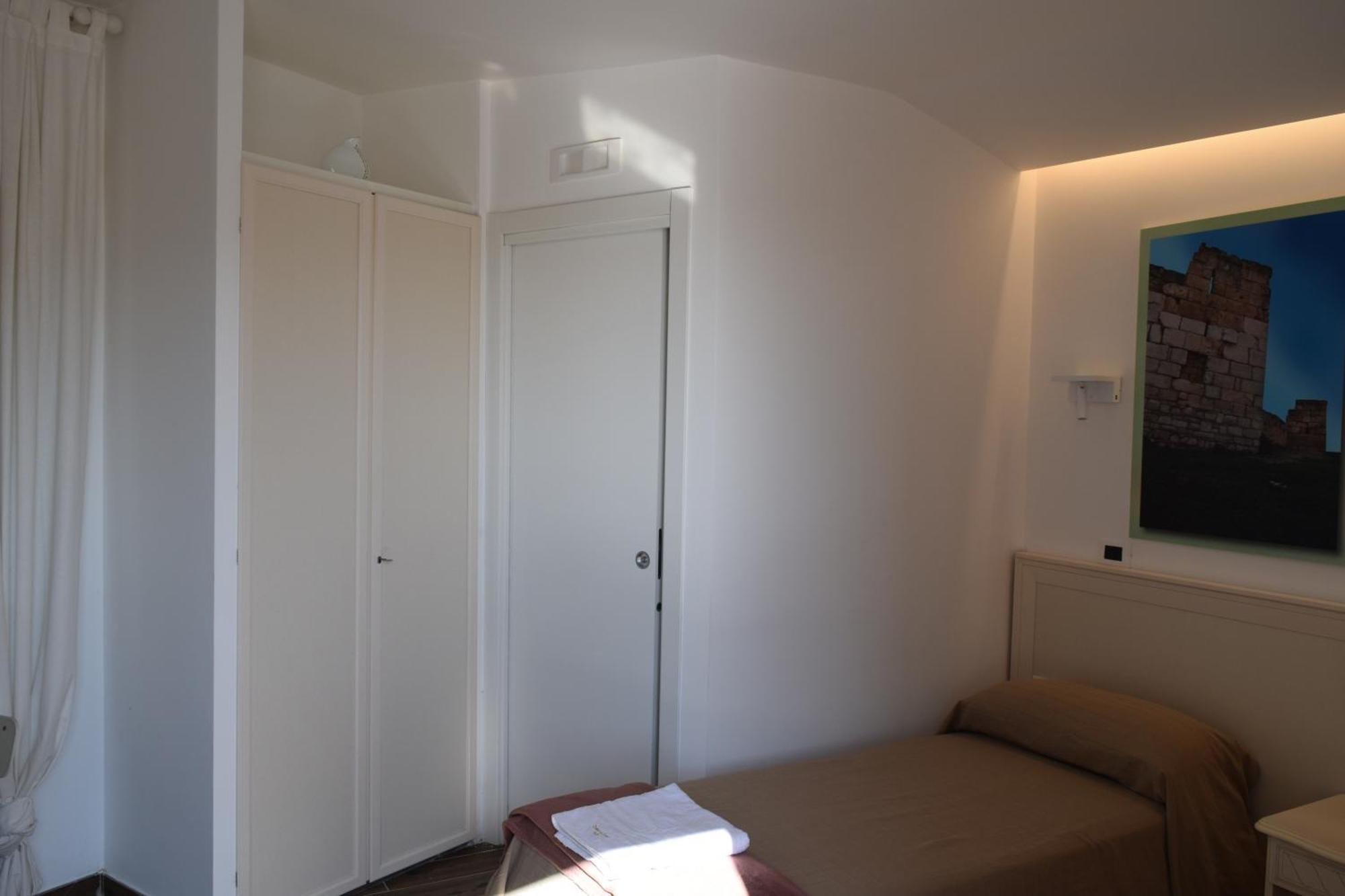 Domus Al Corso Con Servizio B&B Canosa di Puglia Bagian luar foto