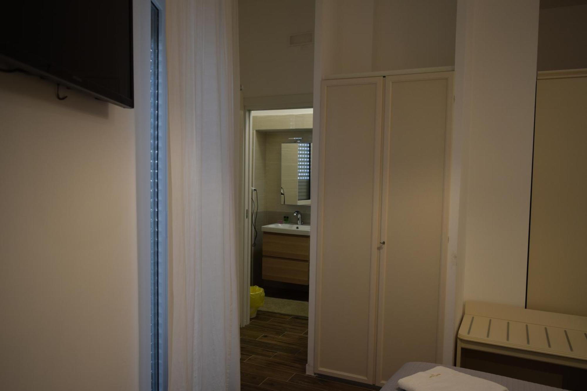 Domus Al Corso Con Servizio B&B Canosa di Puglia Bagian luar foto