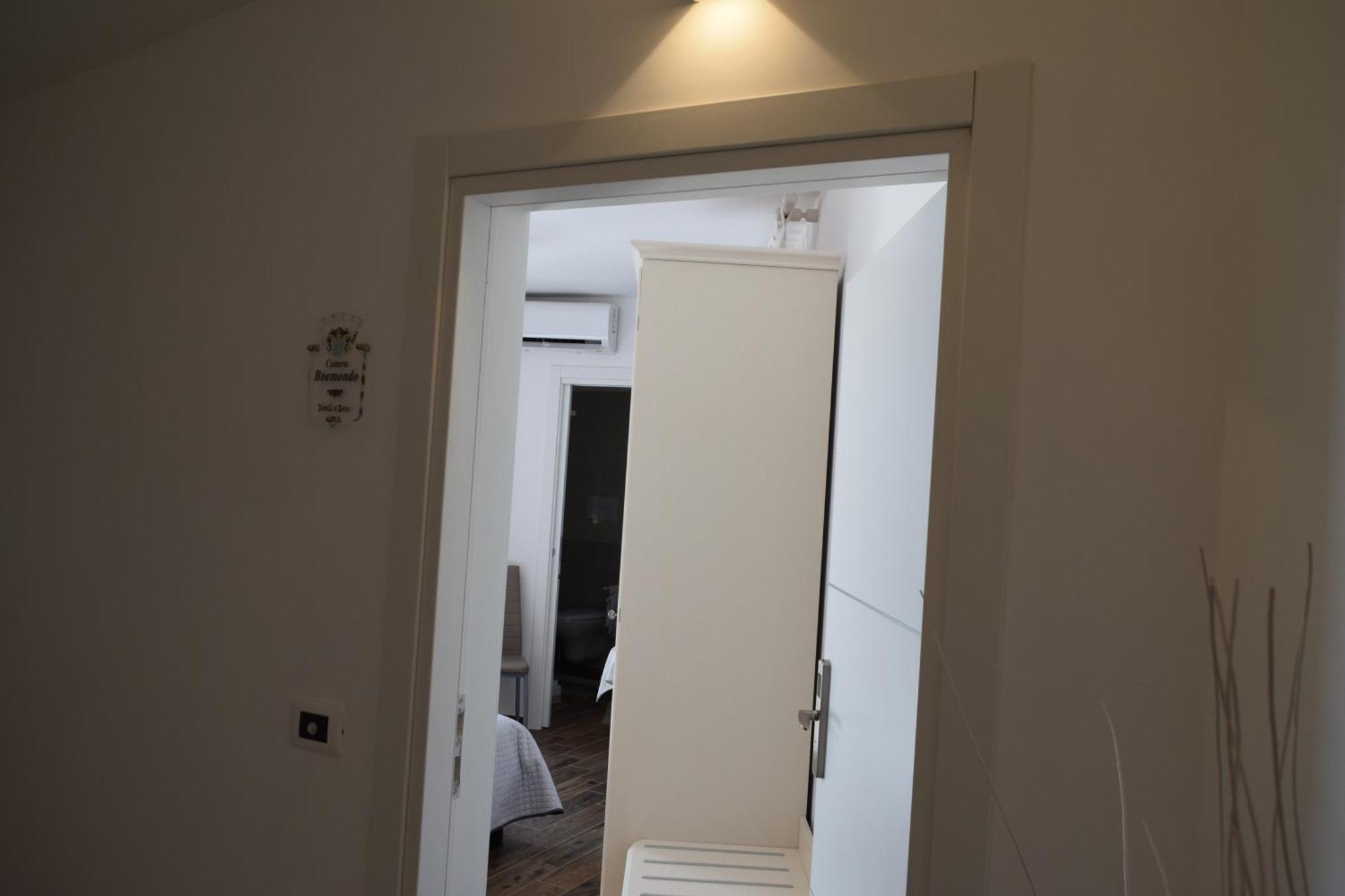Domus Al Corso Con Servizio B&B Canosa di Puglia Bagian luar foto