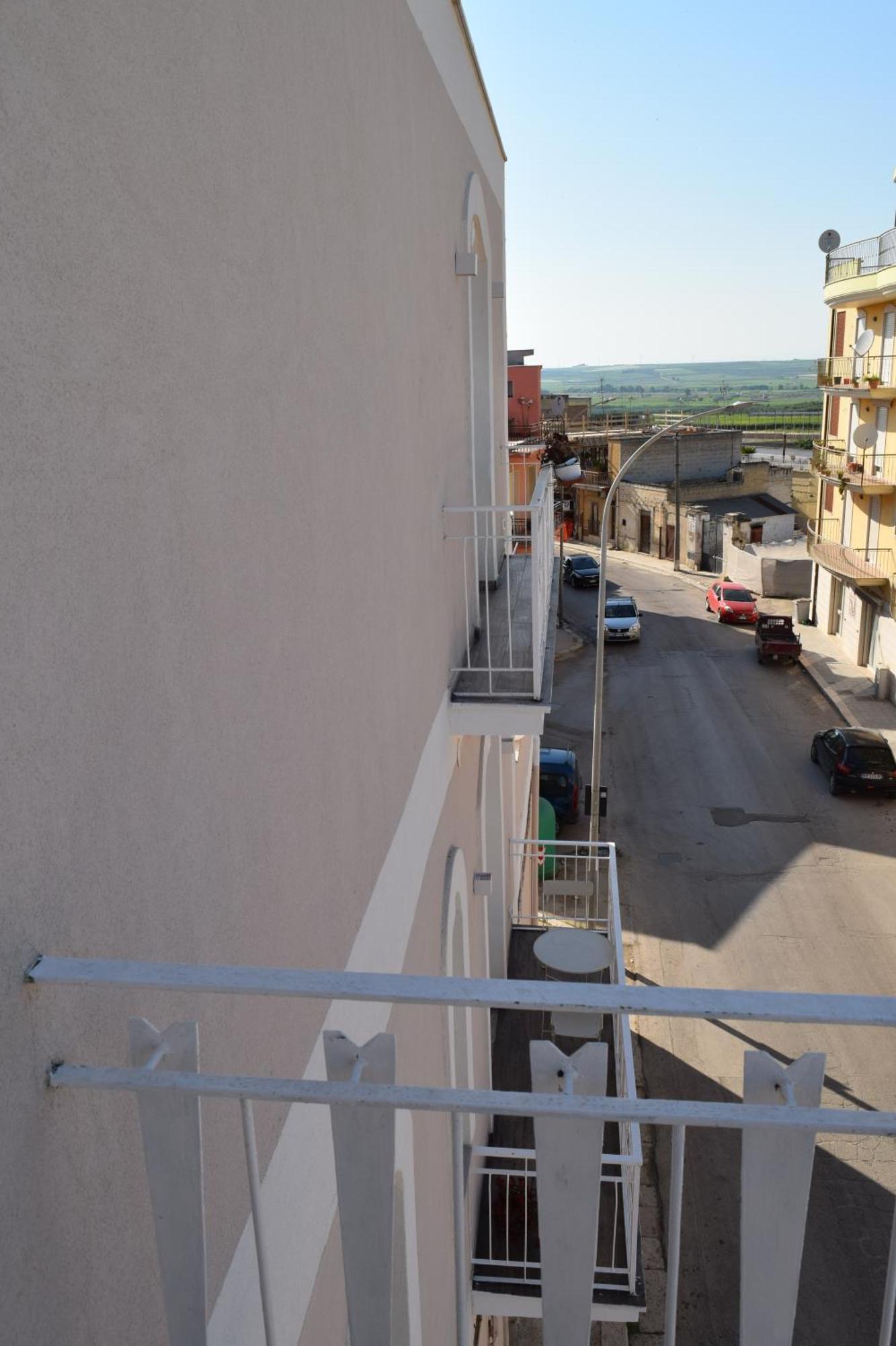 Domus Al Corso Con Servizio B&B Canosa di Puglia Bagian luar foto