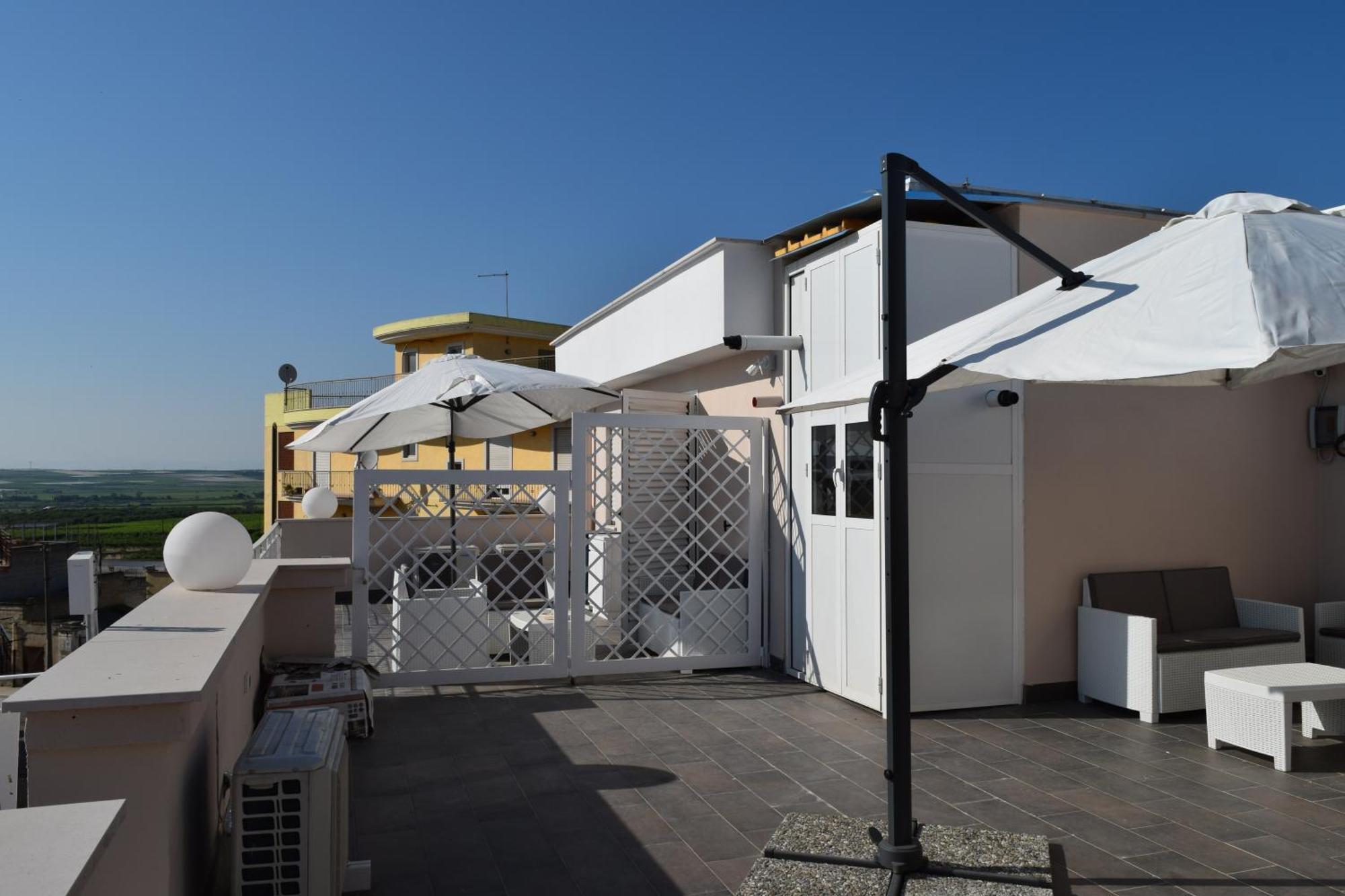 Domus Al Corso Con Servizio B&B Canosa di Puglia Bagian luar foto