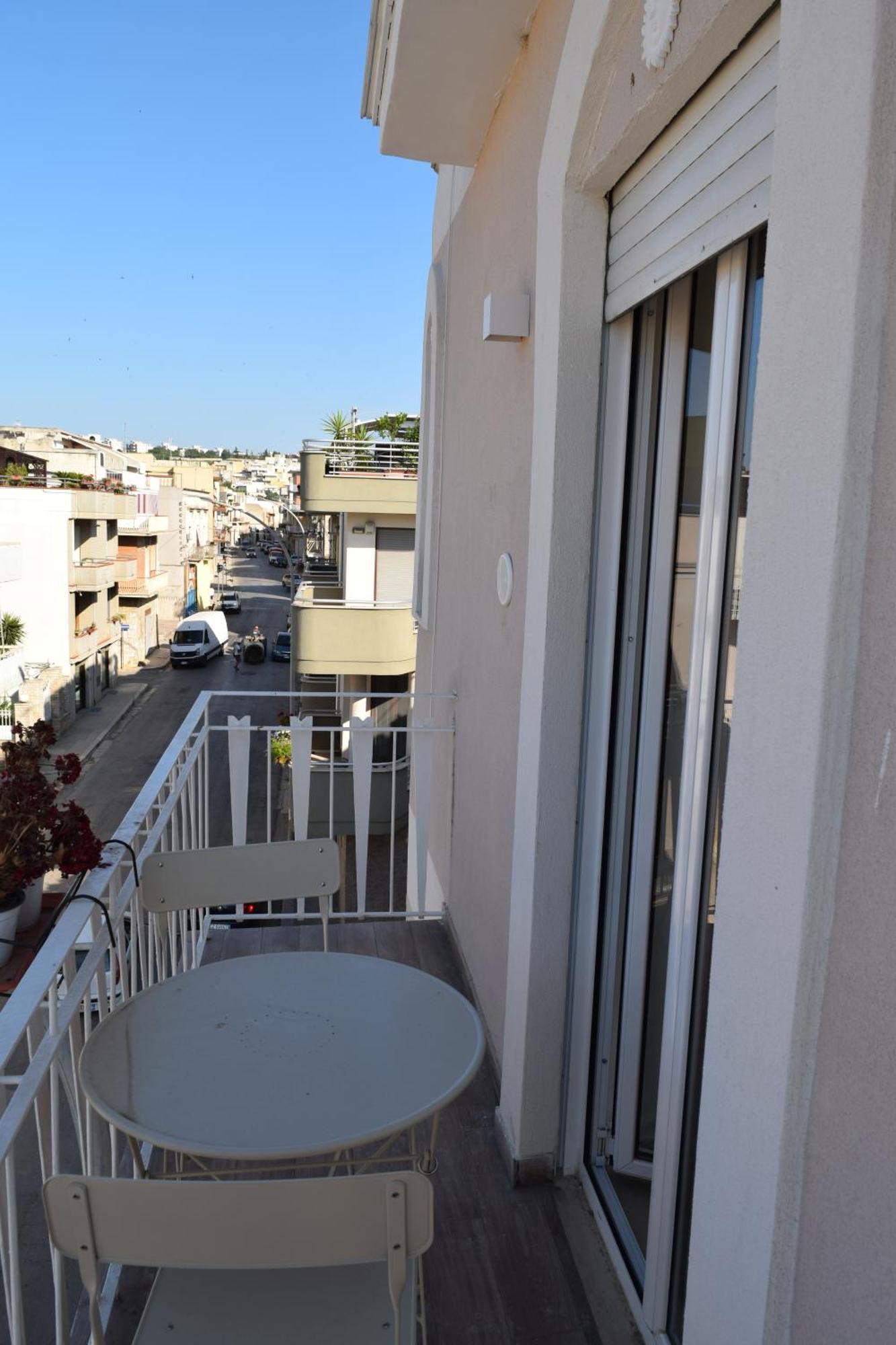 Domus Al Corso Con Servizio B&B Canosa di Puglia Bagian luar foto