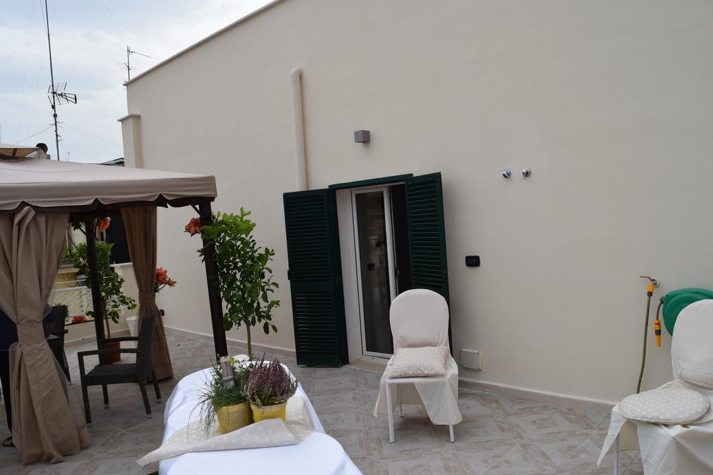 Domus Al Corso Con Servizio B&B Canosa di Puglia Bagian luar foto