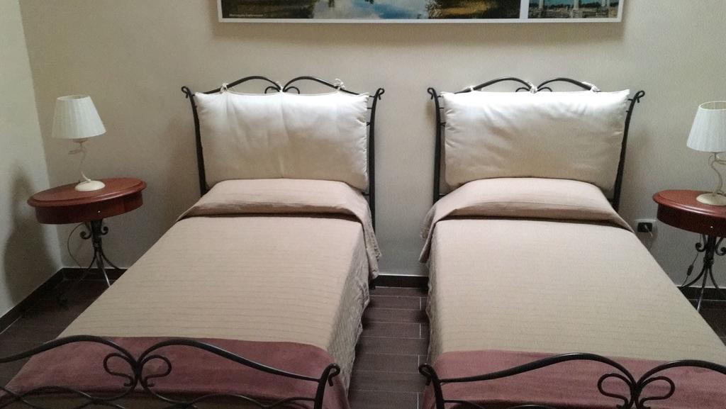 Domus Al Corso Con Servizio B&B Canosa di Puglia Bagian luar foto