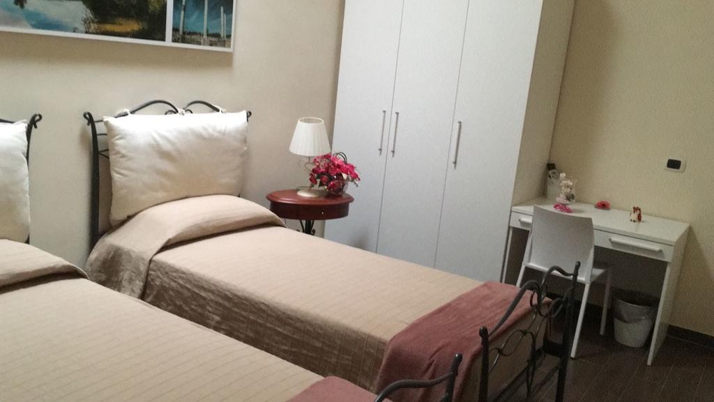 Domus Al Corso Con Servizio B&B Canosa di Puglia Bagian luar foto