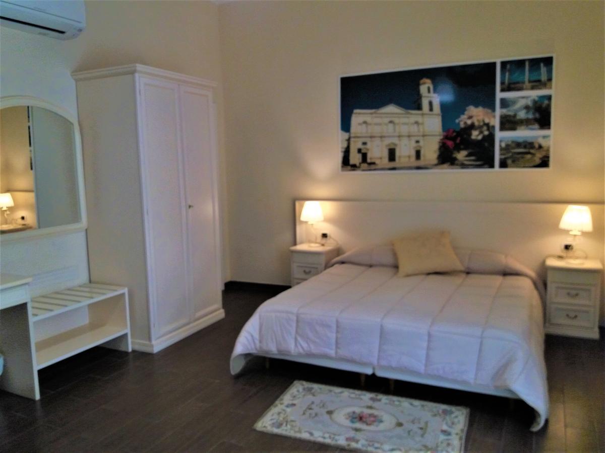 Domus Al Corso Con Servizio B&B Canosa di Puglia Bagian luar foto