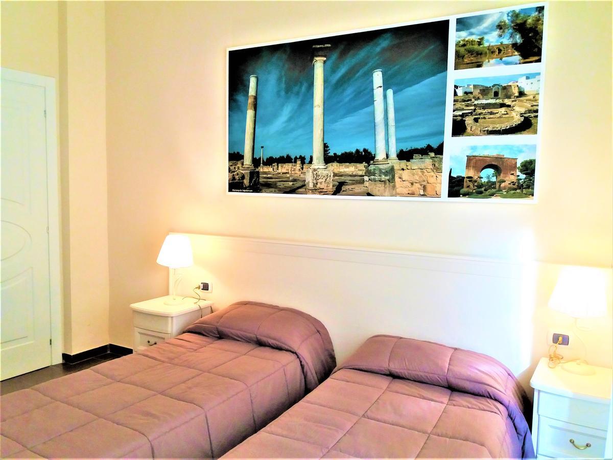Domus Al Corso Con Servizio B&B Canosa di Puglia Bagian luar foto