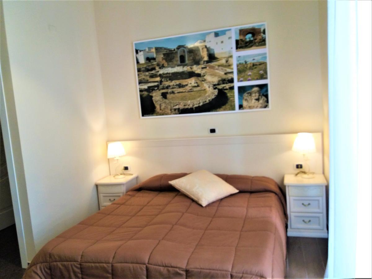 Domus Al Corso Con Servizio B&B Canosa di Puglia Bagian luar foto