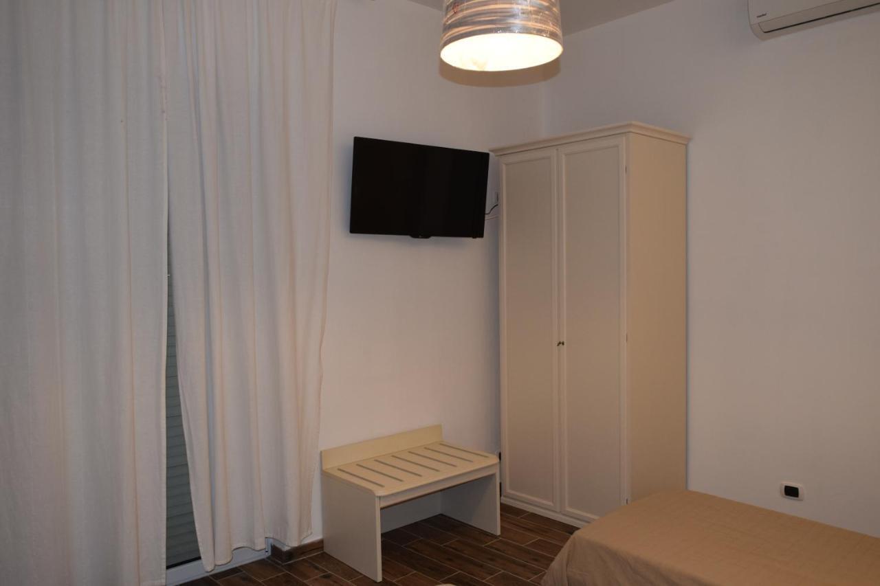 Domus Al Corso Con Servizio B&B Canosa di Puglia Bagian luar foto